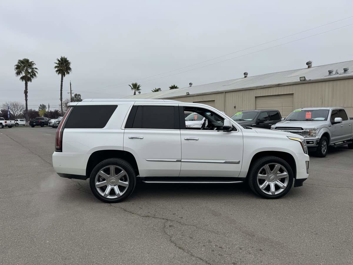 Used 2017 Cadillac Escalade Luxury image 12