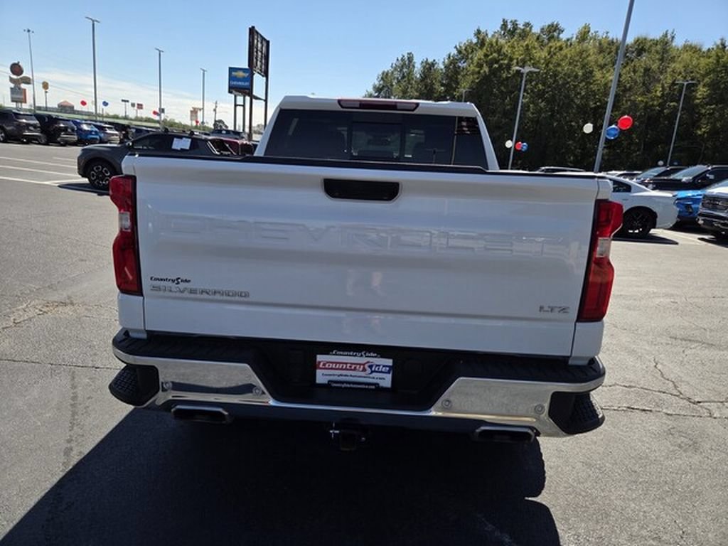 Used 2024 Chevrolet Silverado 1500 LTZ w/ LTZ Convenience Package II AWD/4WD image 4