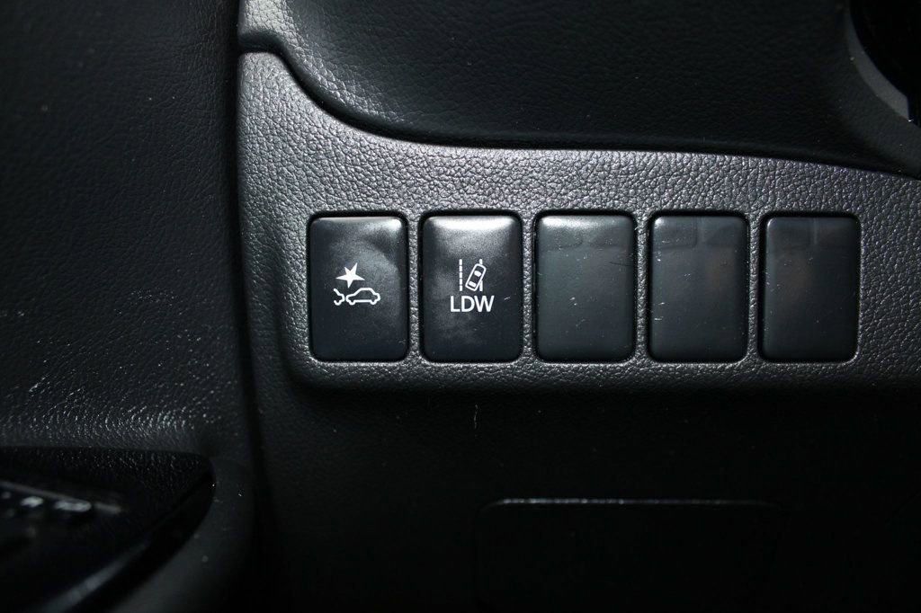 Used 2020 Mitsubishi Outlander LE image 33