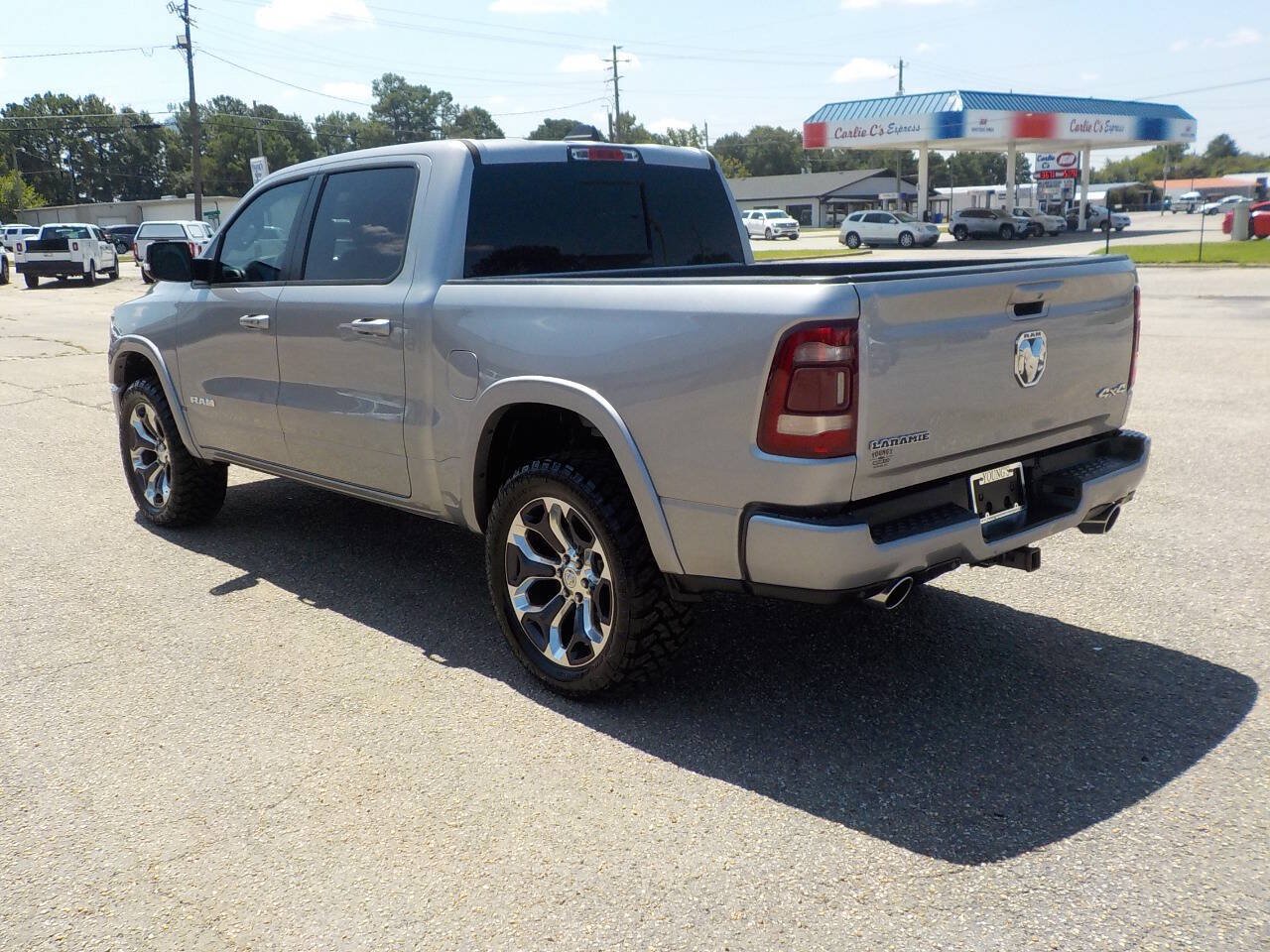 Used 2019 RAM 1500 Laramie w/ Sport Appearance Package AWD/4WD image 3