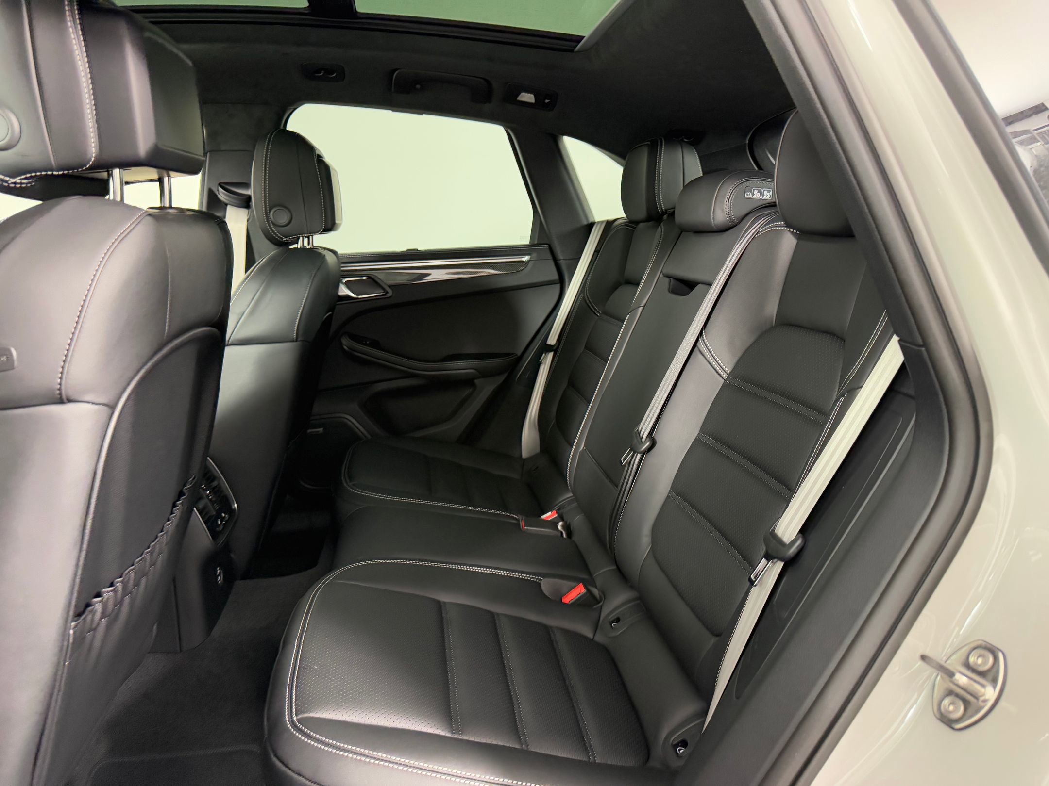 New 2026 Porsche Macan GTS AWD/4WD image 16