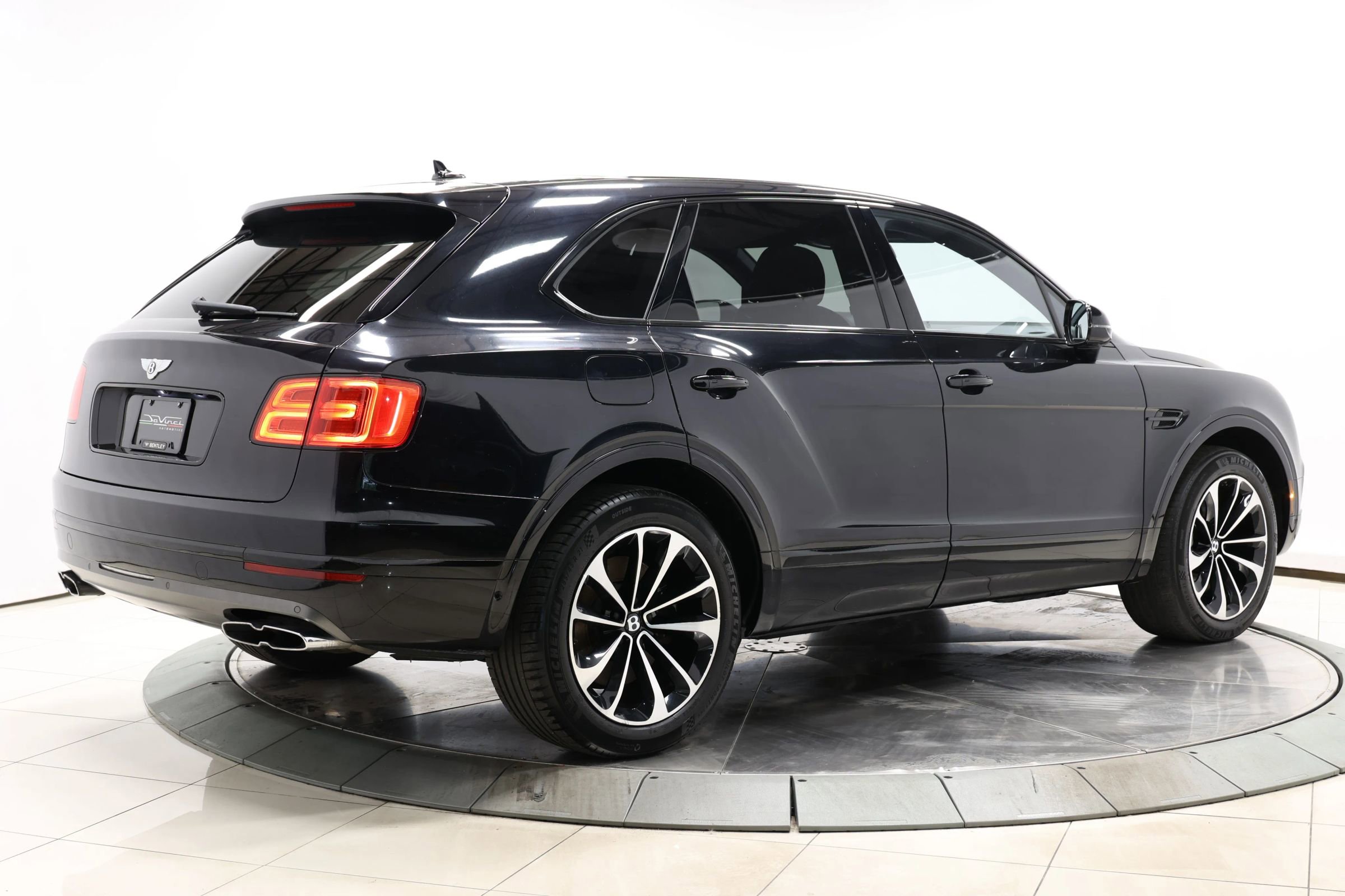 Used 2019 Bentley Bentayga AWD/4WD image 69