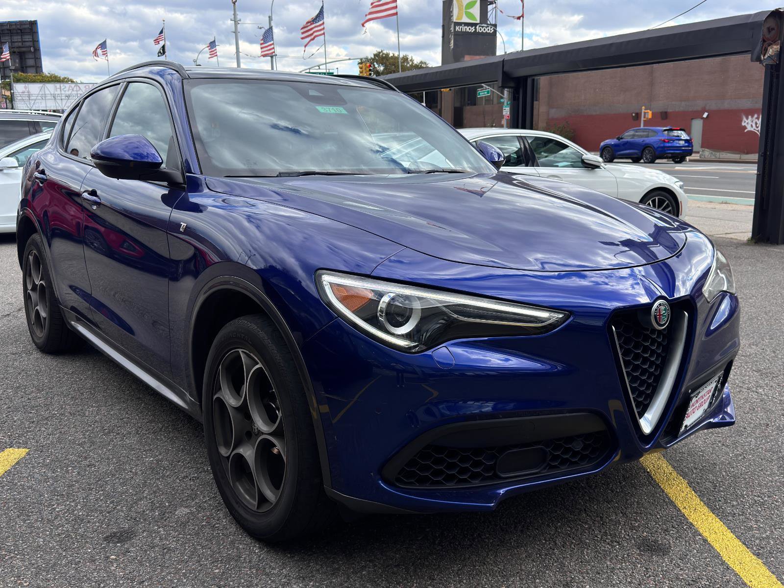 Used 2022 Alfa Romeo Stelvio Ti image 3