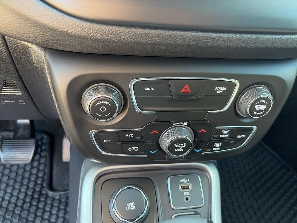 Certified 2020 Jeep Compass Latitude w/ Cold Weather Group AWD/4WD image 25