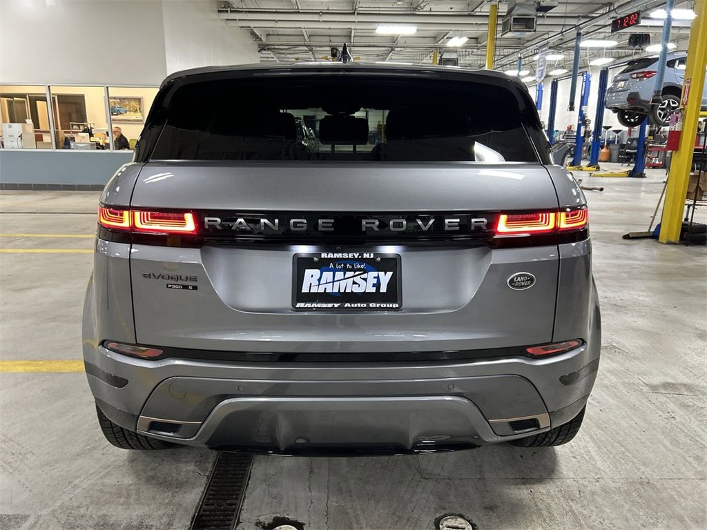 Used 2020 Land Rover Range Rover Evoque R-Dynamic S image 26