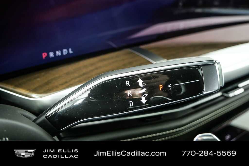 Certified 2026 Cadillac Escalade ESV Platinum Sport w/ LPO, ONYX Package AWD/4WD image 17