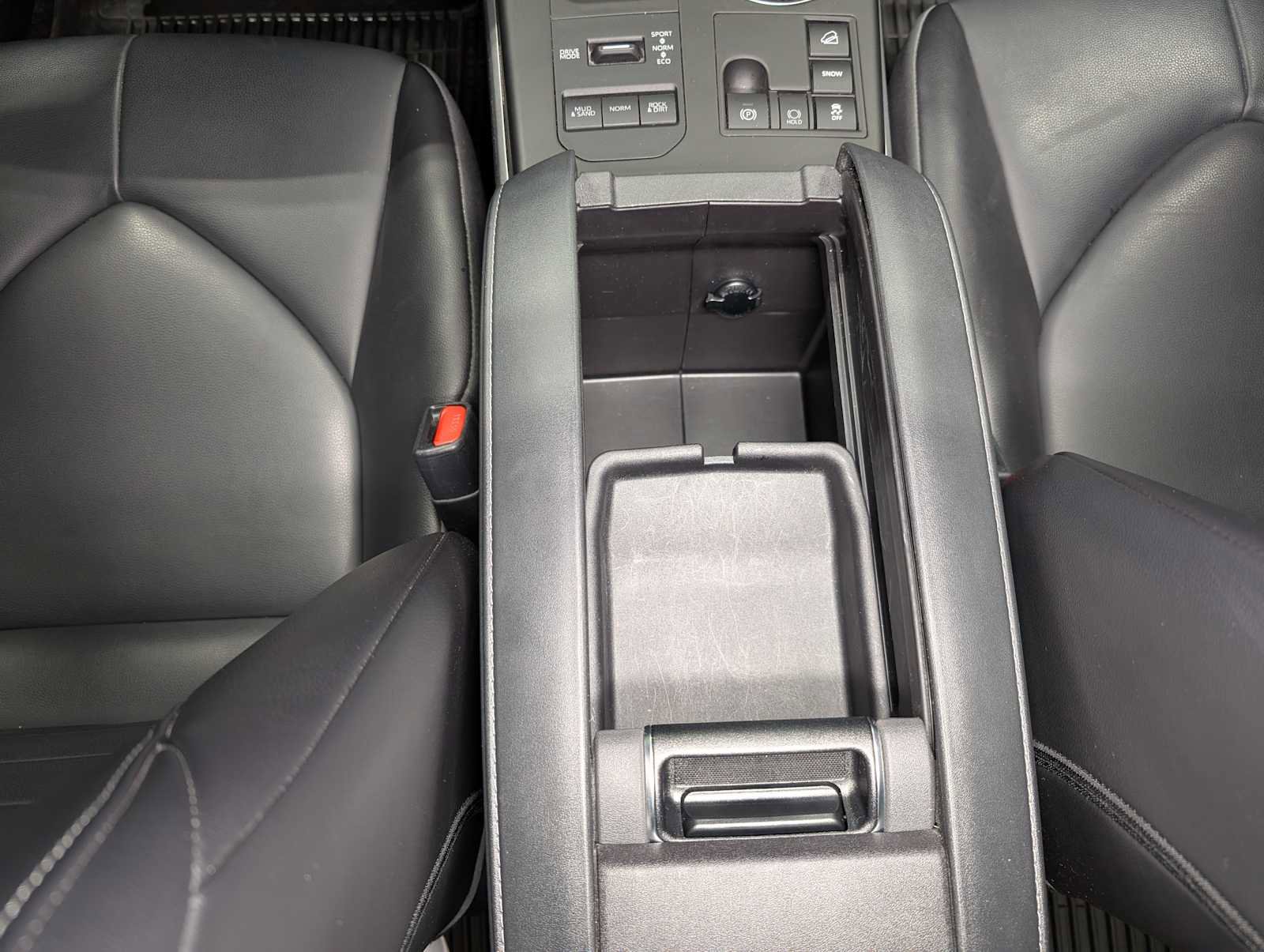 Used 2023 Toyota Highlander XLE image 21