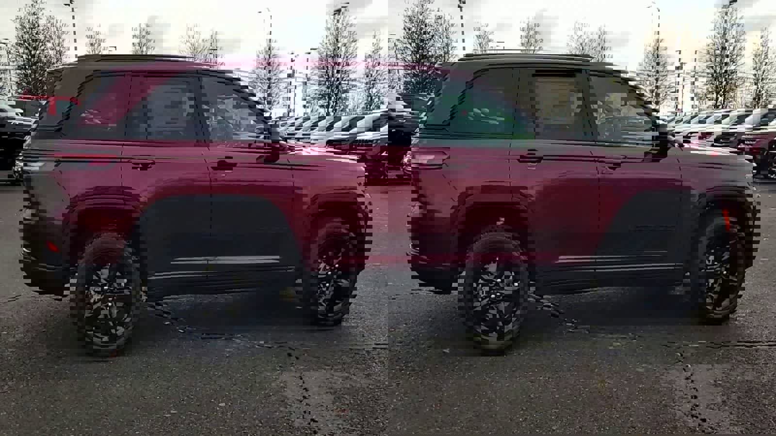 New 2025 Jeep Grand Cherokee Altitude image 9