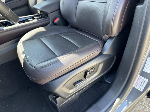Used 2025 Ford Explorer Platinum w/ LUX Leather Package image 23