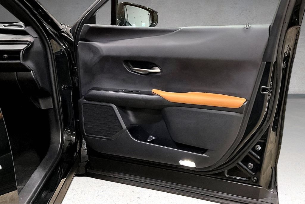 Used 2022 Lexus UX 250h w/ Premium Package AWD/4WD image 28