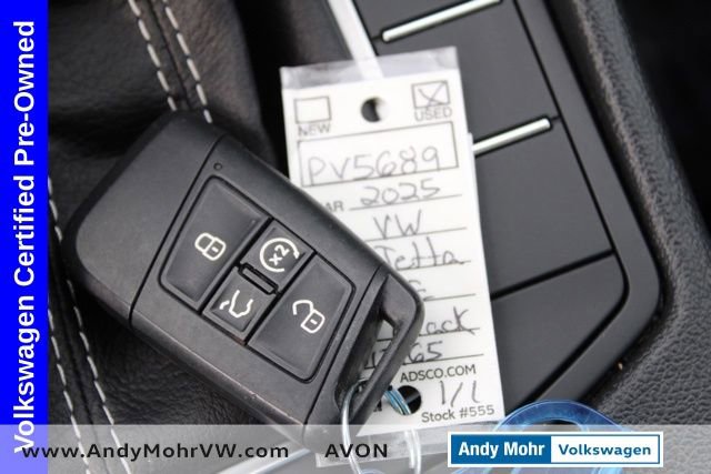 Used 2025 Volkswagen Jetta SE image 31