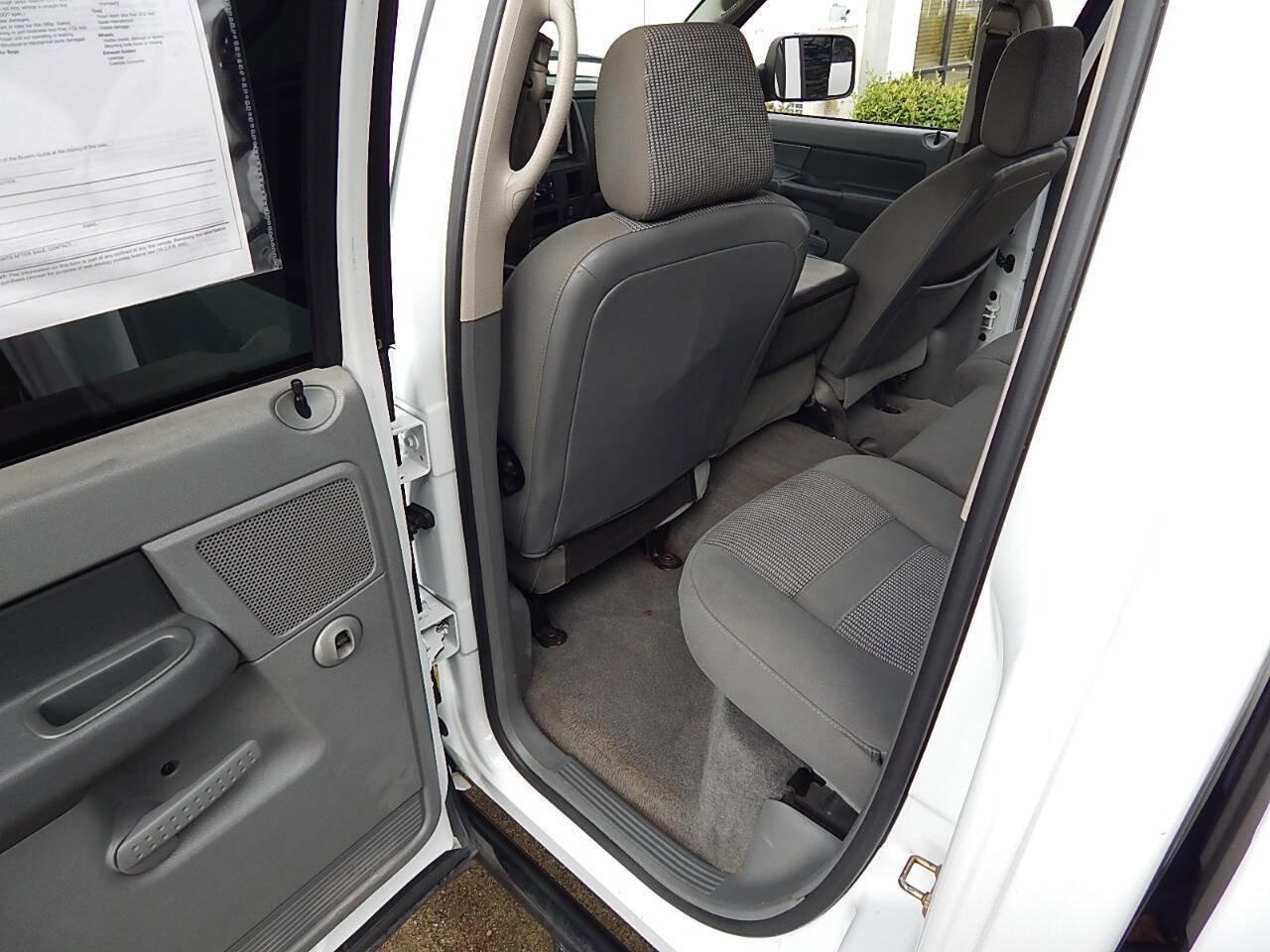 Used 2006 Dodge Ram 2500 Truck SLT image 18