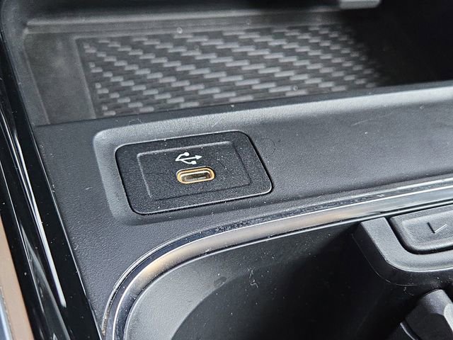 Used 2024 Mercedes-Benz GLB 250 4MATIC image 16