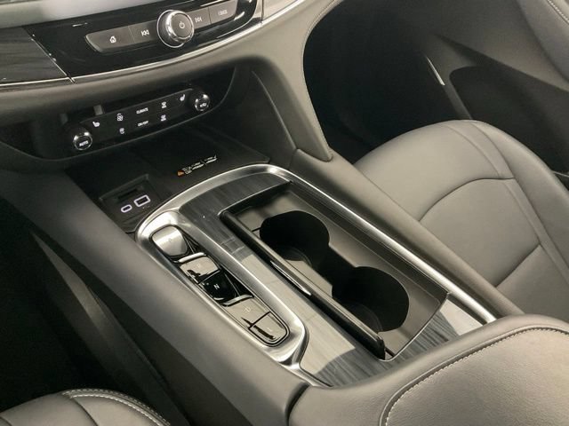 Used 2024 Buick Enclave Essence AWD/4WD image 14