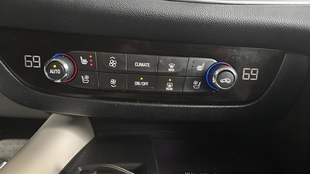 Used 2023 Buick Enclave Avenir FWD image 24