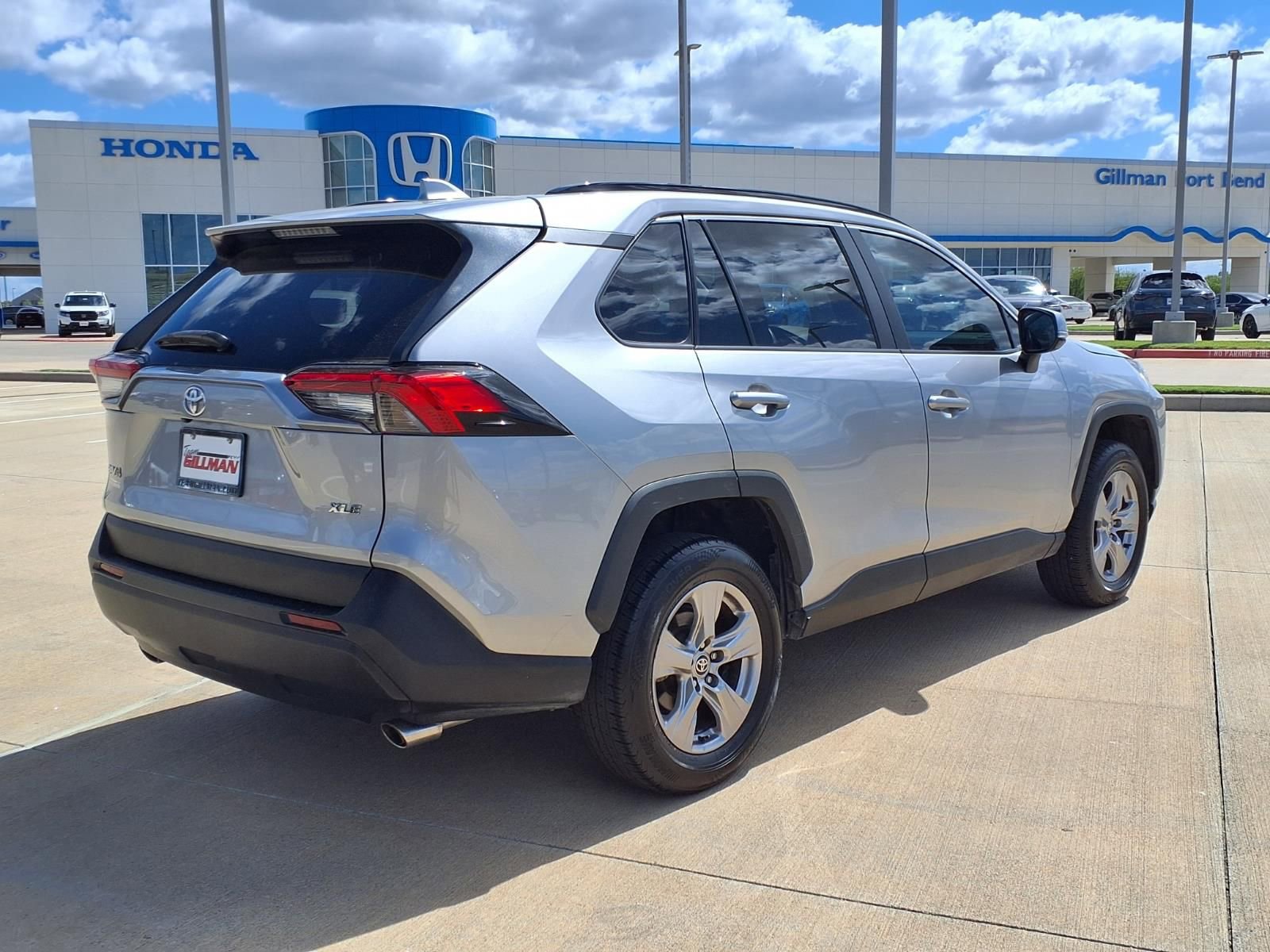 Used 2023 Toyota RAV4 XLE w/ Convenience Package image 7