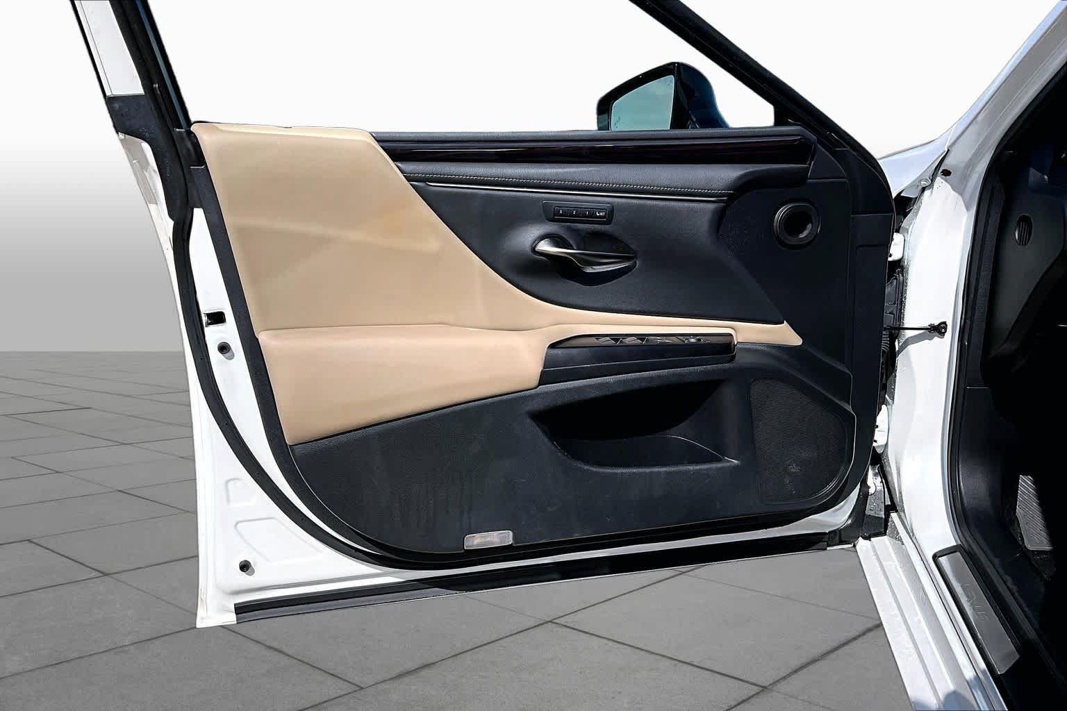 Used 2019 Lexus ES 350 w/ Premium Package FWD image 22