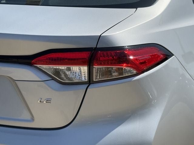 Used 2025 Toyota Corolla LE FWD image 7