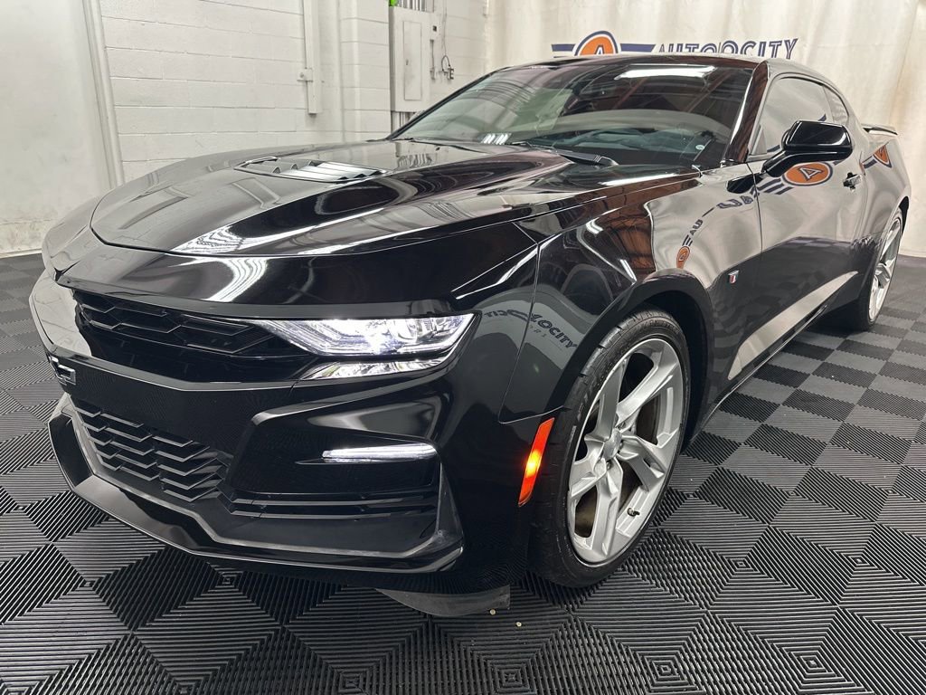 Used 2019 Chevrolet Camaro SS RWD image 4