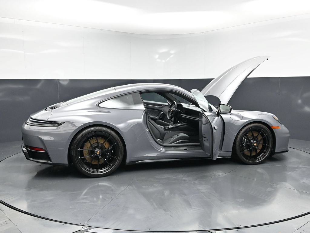 Certified 2026 Porsche 911 Carrera 4 GTS AWD/4WD image 31