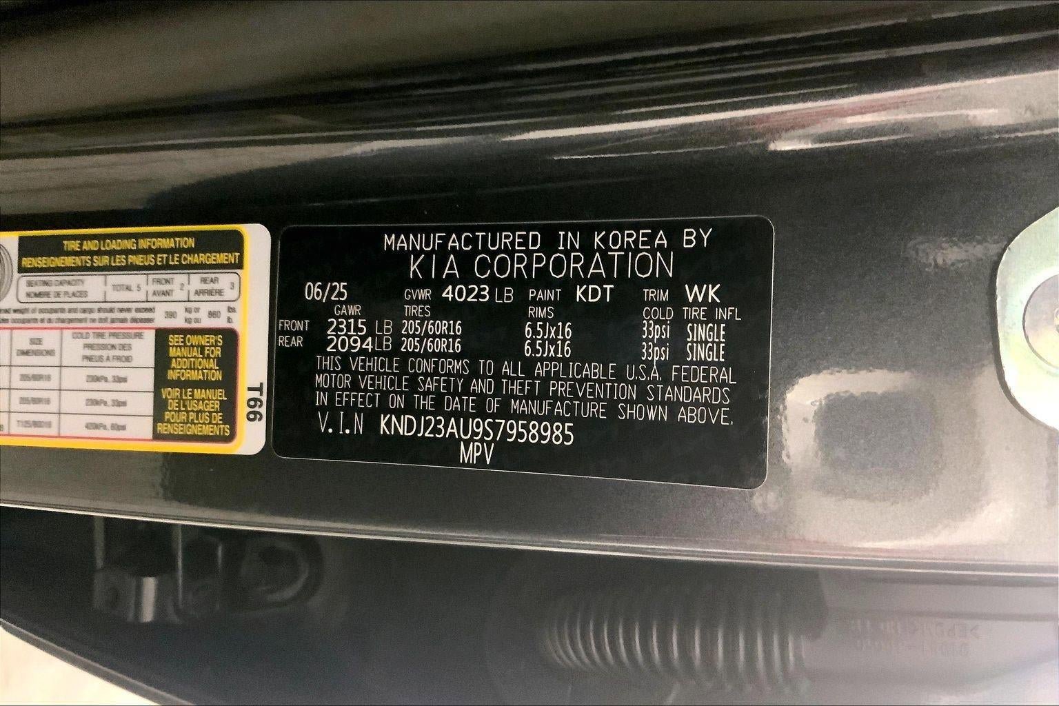 Certified 2025 Kia Soul LX FWD image 31