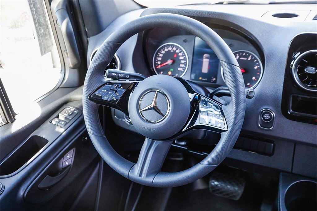 New 2025 Mercedes-Benz Sprinter 2500 image 13