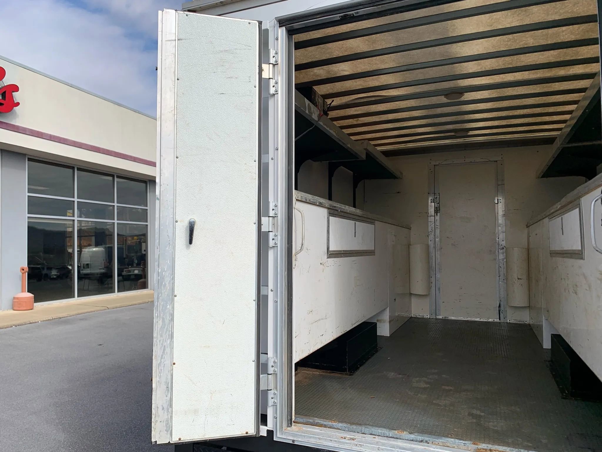 Used 2019 Ford E-450 and Econoline 450 Super Duty w/ Power Windows & Locks Group image 31