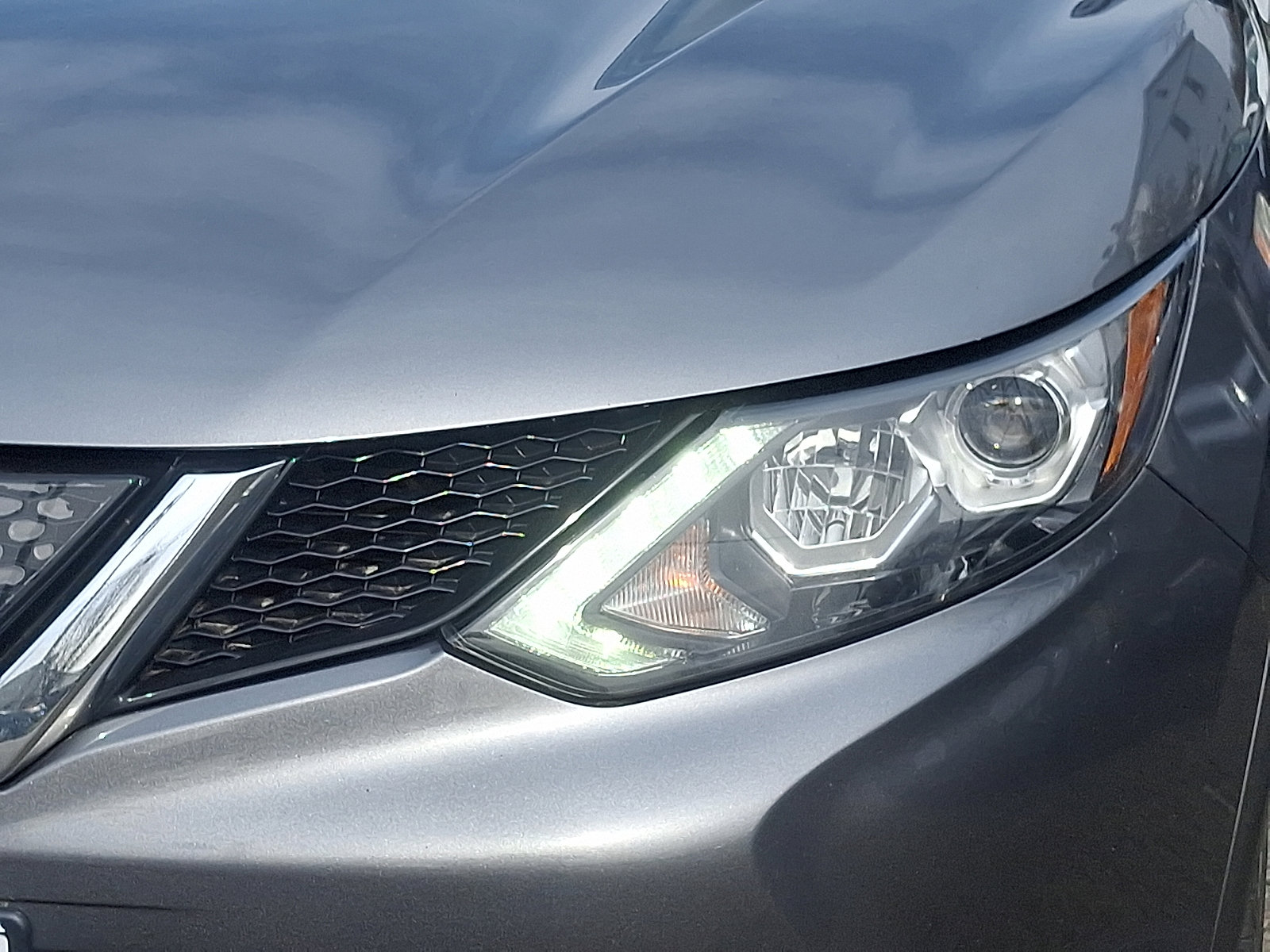 Used 2018 Nissan Rogue Sport SL w/ SL Premium Package image 12