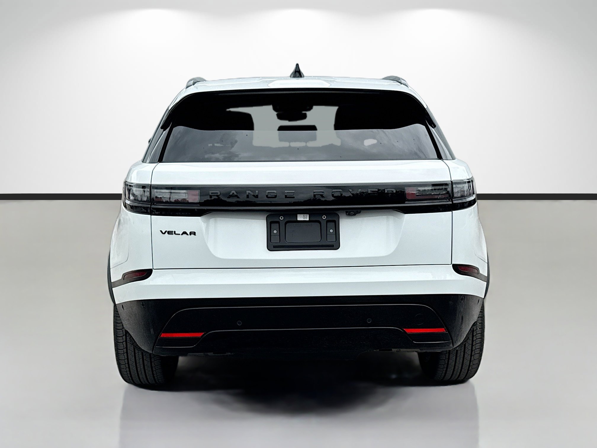 Used 2026 Land Rover Range Rover Velar Dynamic SE AWD/4WD image 4