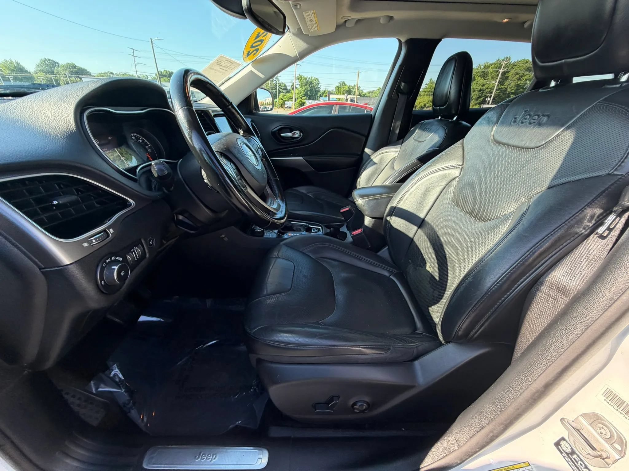Used 2021 Jeep Cherokee Limited AWD/4WD image 21
