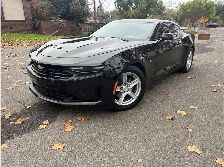 Used 2023 Chevrolet Camaro LT image 3