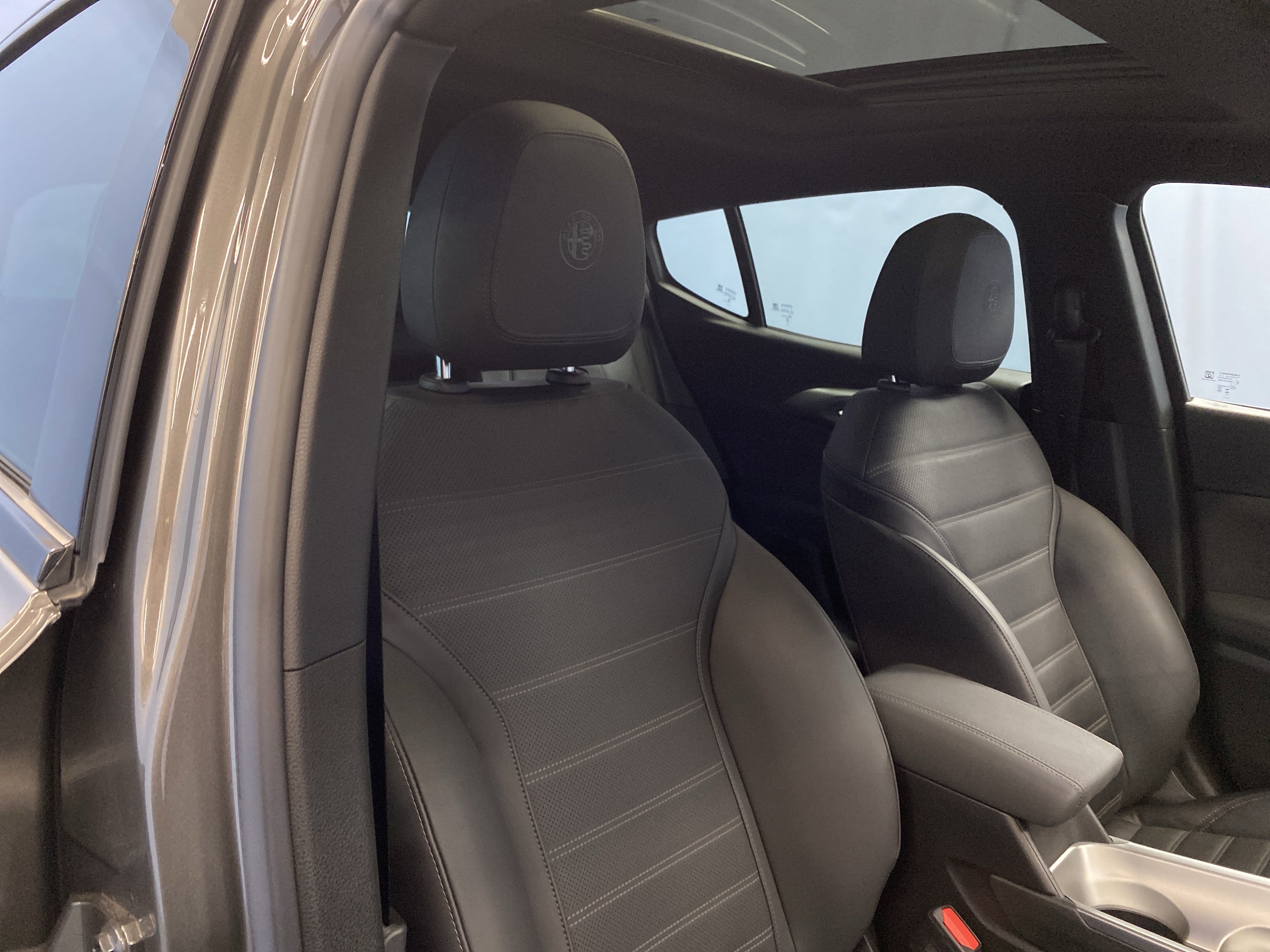 Used 2024 Alfa Romeo Tonale Veloce image 44