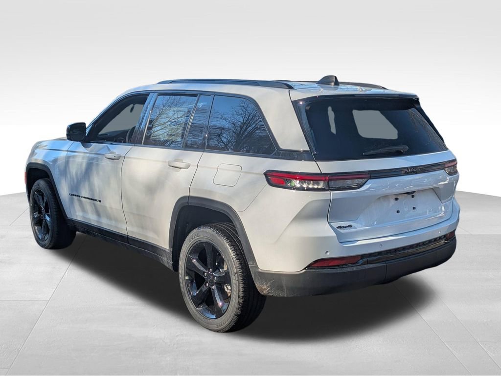 New 2025 Jeep Grand Cherokee Altitude image 5