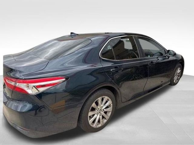 Used 2019 Toyota Camry LE image 9