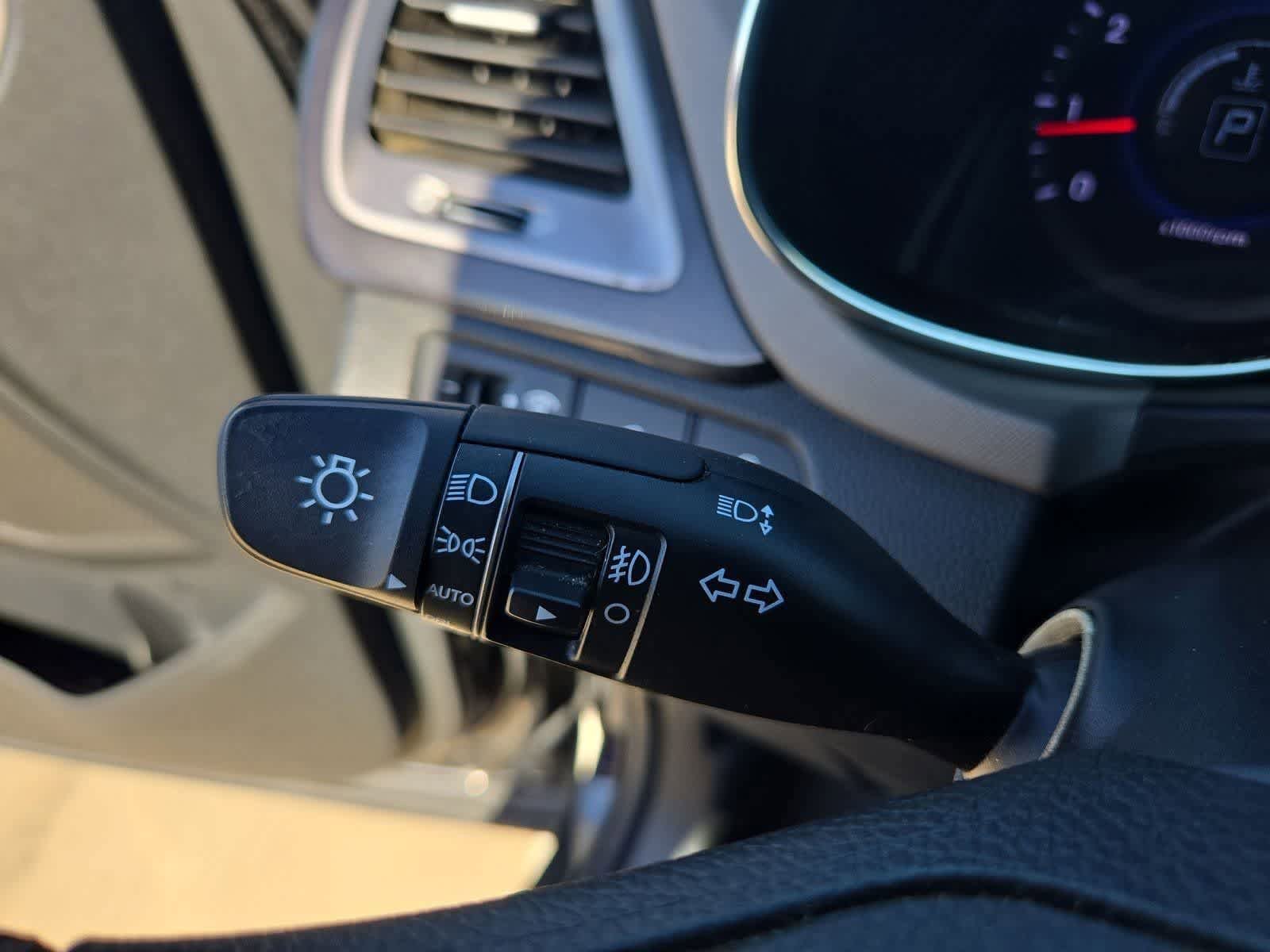 Used 2015 Hyundai Santa Fe GLS w/ Option Group 02 FWD image 24