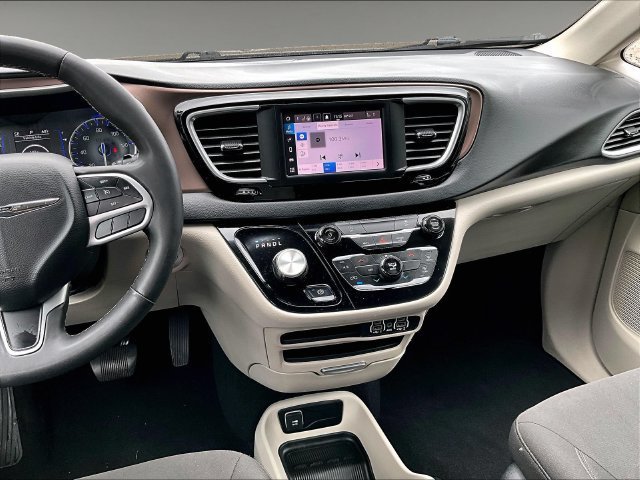 Used 2023 Chrysler Voyager LX FWD image 19