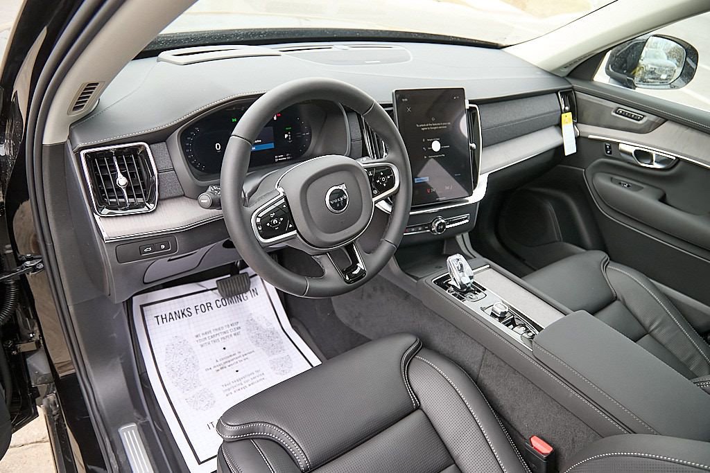 New 2026 Volvo XC90 T8 Ultra w/ Protection Package AWD/4WD image 12