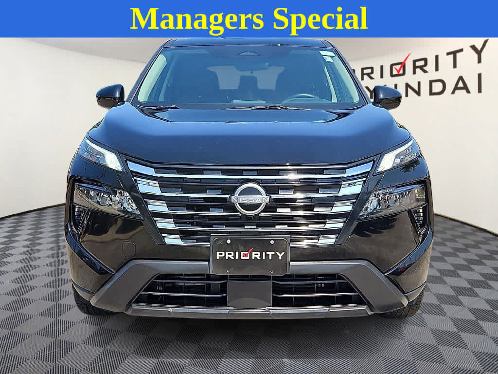 Used 2025 Nissan Rogue SV AWD/4WD image 2