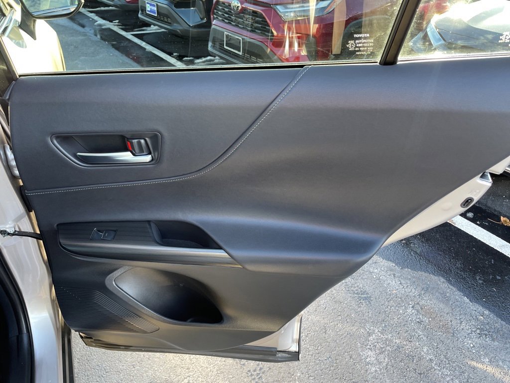 Certified 2024 Toyota Venza XLE image 12