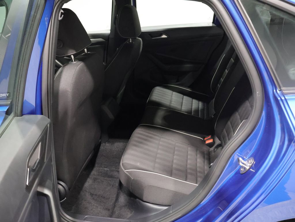 Used 2024 Volkswagen Jetta Sport image 7
