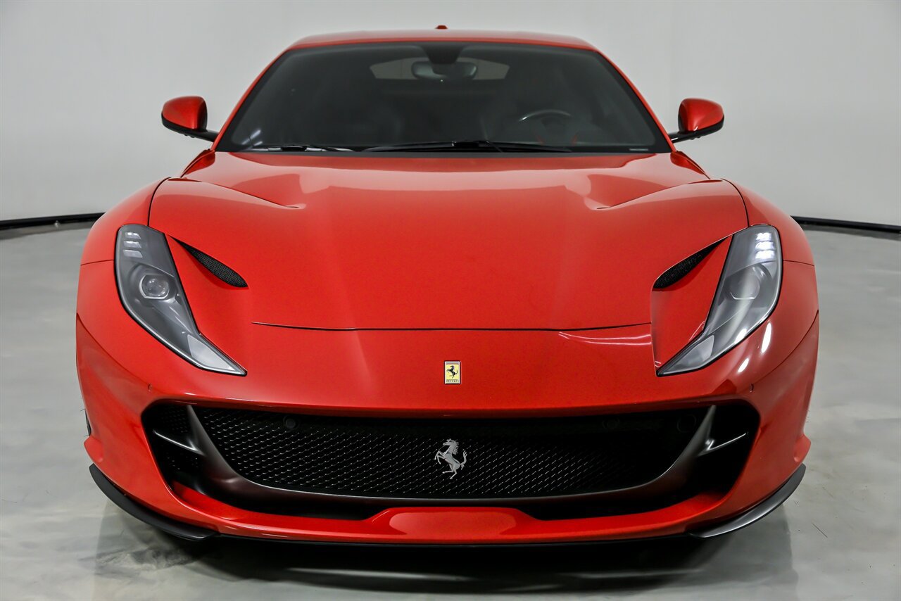 Used 2018 Ferrari 812 Superfast RWD image 4