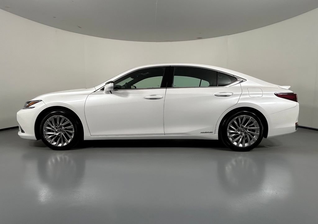 Used 2022 Lexus ES 300h w/ Luxury Package FWD image 5