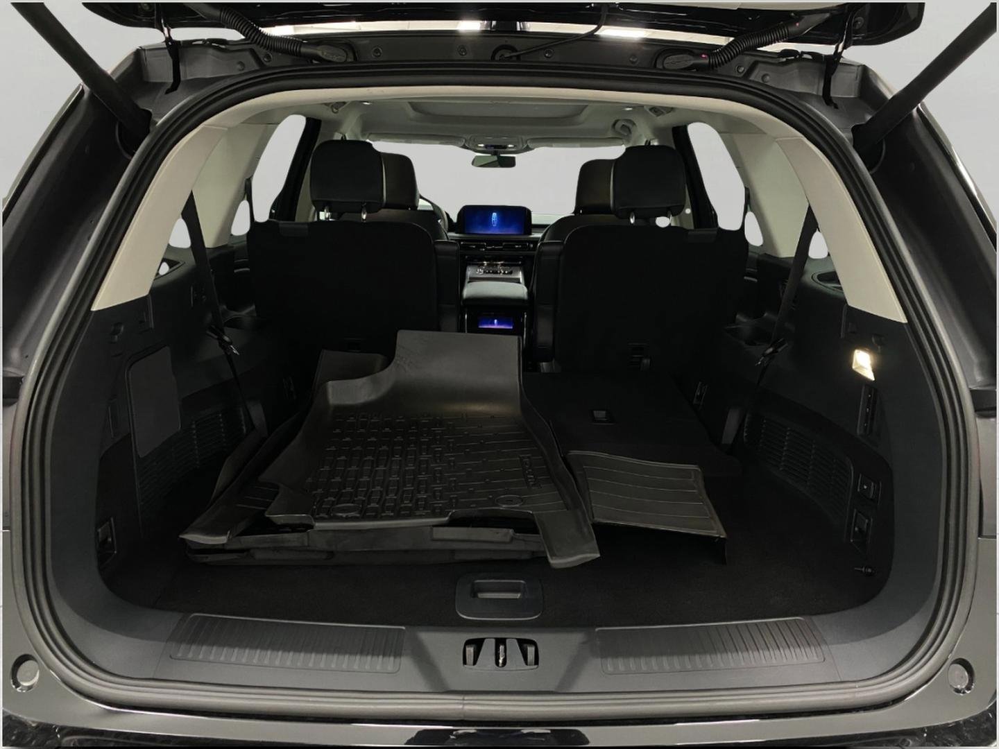 Used 2025 Lincoln Aviator AWD w/ Equipment Group 101A image 5