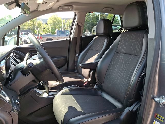 Used 2019 Chevrolet Trax LT w/ LT Convenience Package FWD image 13