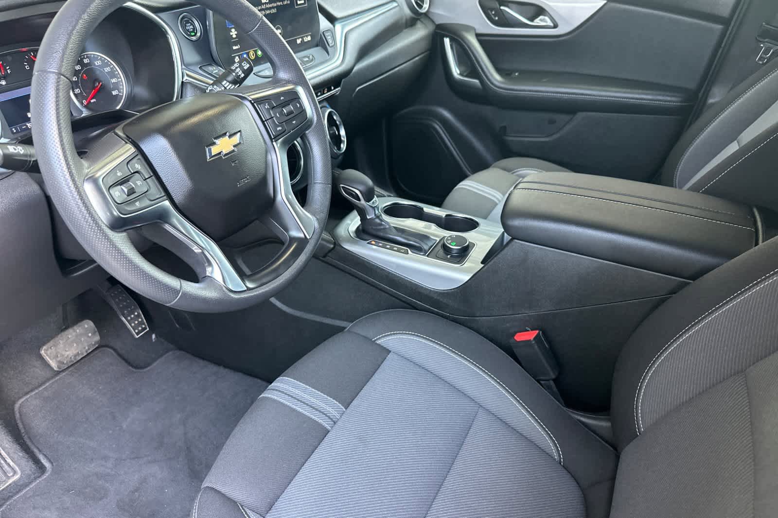 Used 2025 Chevrolet Blazer LT AWD/4WD image 11