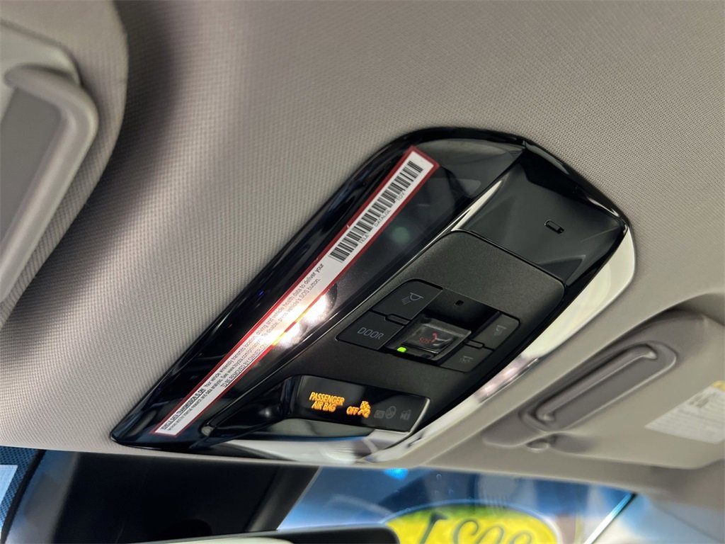 Used 2021 Toyota Venza XLE image 36