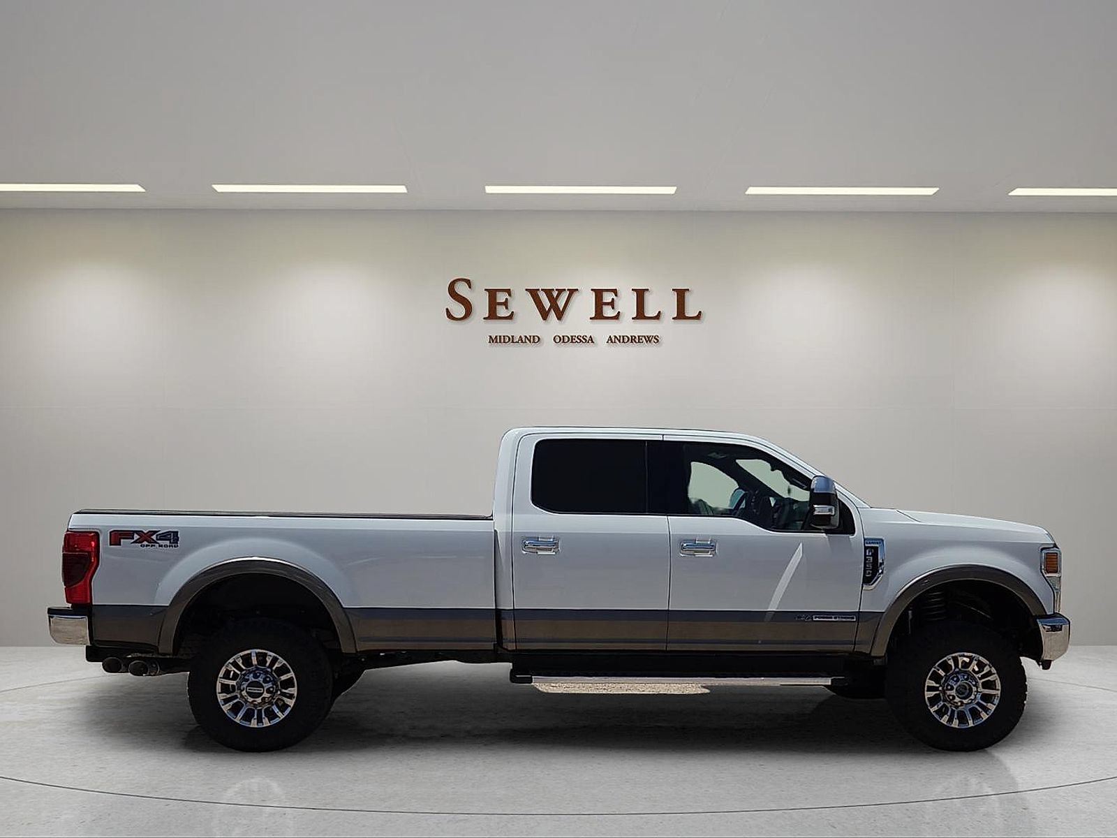 Used 2022 Ford F350 Lariat w/ Chrome Package AWD/4WD image 5