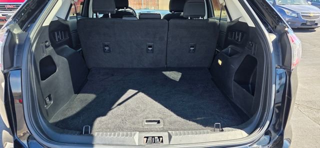 Used 2018 Ford Edge SE image 7