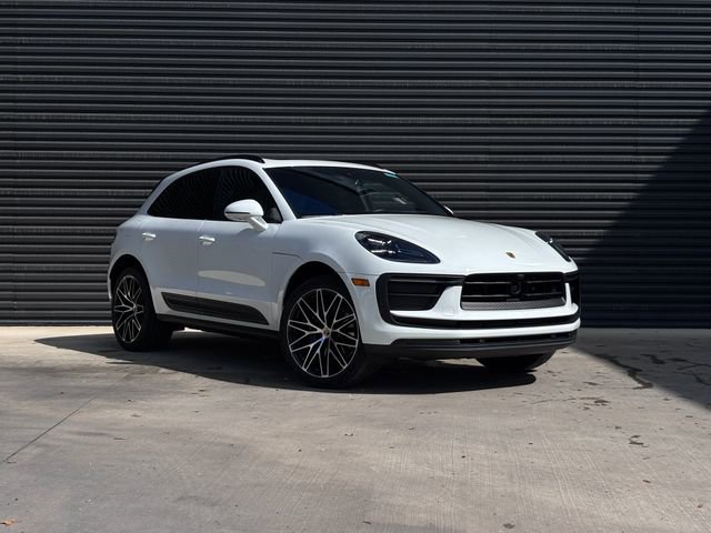 Certified 2026 Porsche Macan image 9