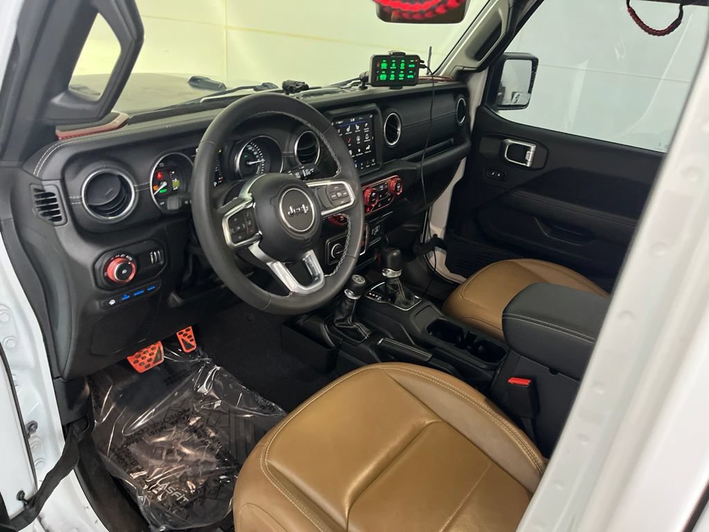 Used 2023 Jeep Wrangler Unlimited Sahara w/ Cold Weather Group AWD/4WD image 25
